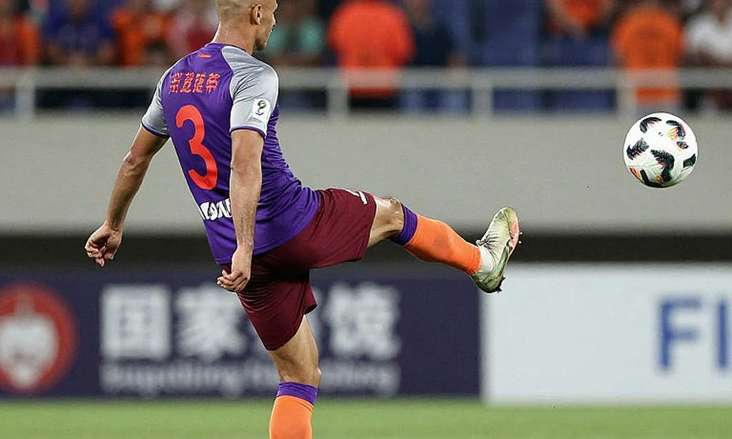 Van Dijk chọn ở lại Hà Lan: một quyết định không nằm trên bảng thống kê
