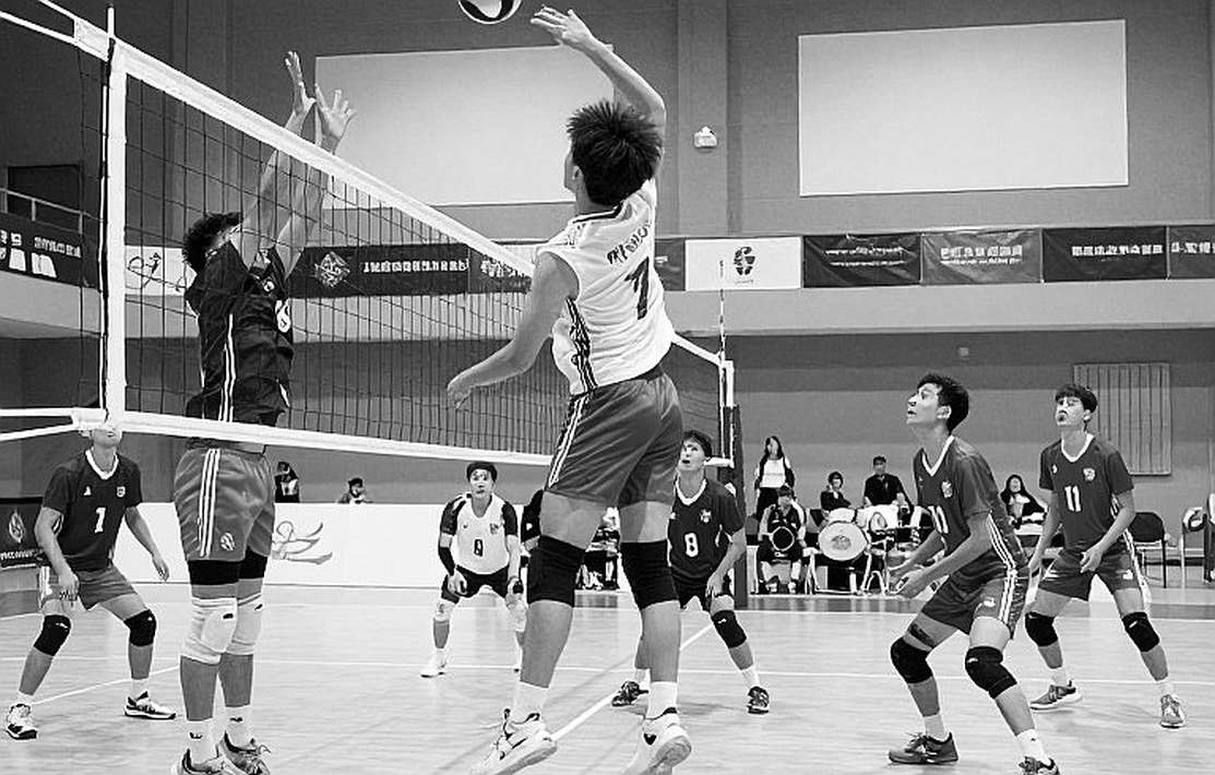 Ba mươi năm giải thưởng MOP bóng chuyền nữ NCAA: vị trí thi đấu, chuỗi vô địch và đường ống ra bãi biển