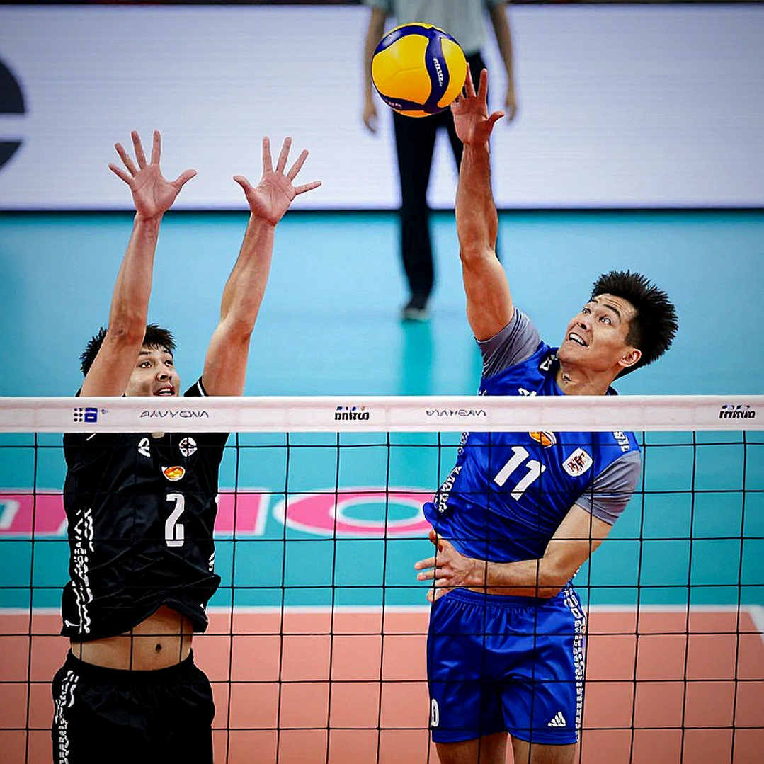 Nebraska quét Creighton 3-0 trước 15.405 khán giả: khi bóng chuyền nữ đại học Mỹ tự nâng trần khán đài