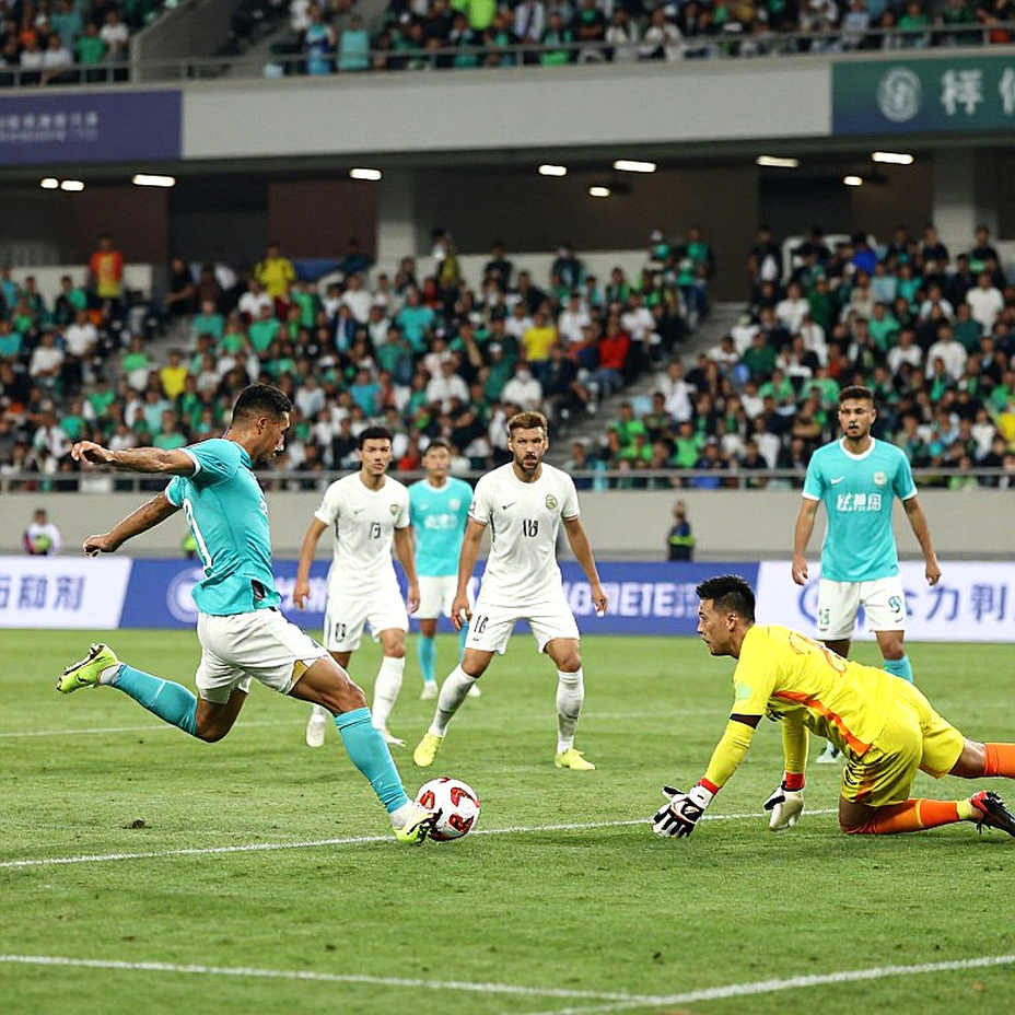VAR ở V.League: dữ liệu can thiệp và khoảng trống mang tên áp lực khán đài