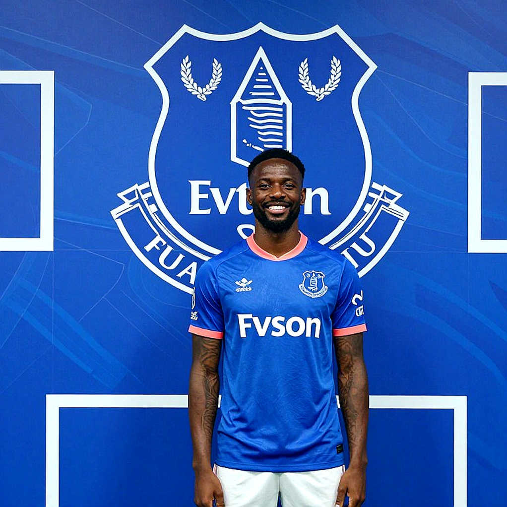 Bueno to América: The Cancún Storm, the No. 14 Shirt, and a Loan Deal That Deserves a Closer Read