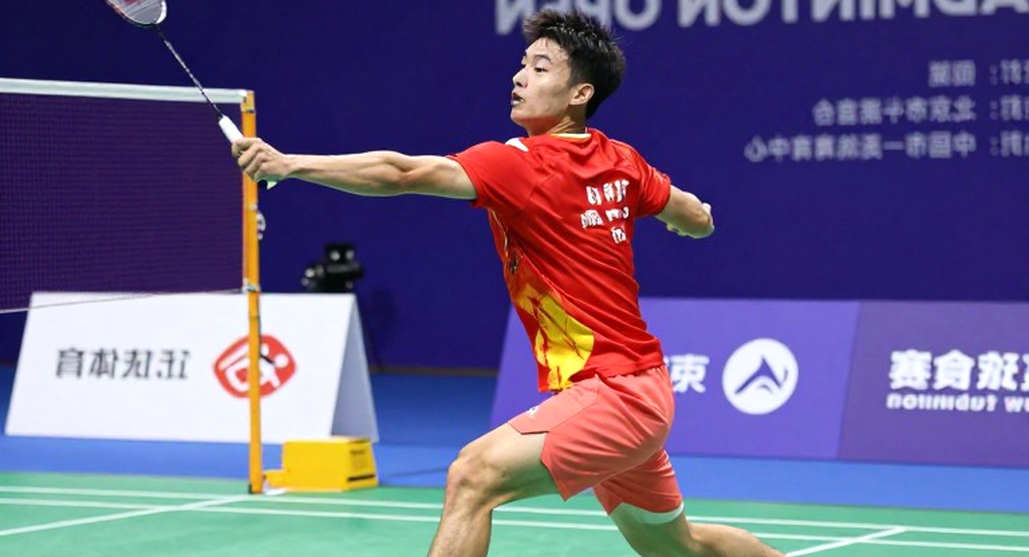 Kumamoto Masters Japan 2026: Shi Yuqi rút lui, Li Shifeng và bài toán trụ cột đơn nam Trung Quốc