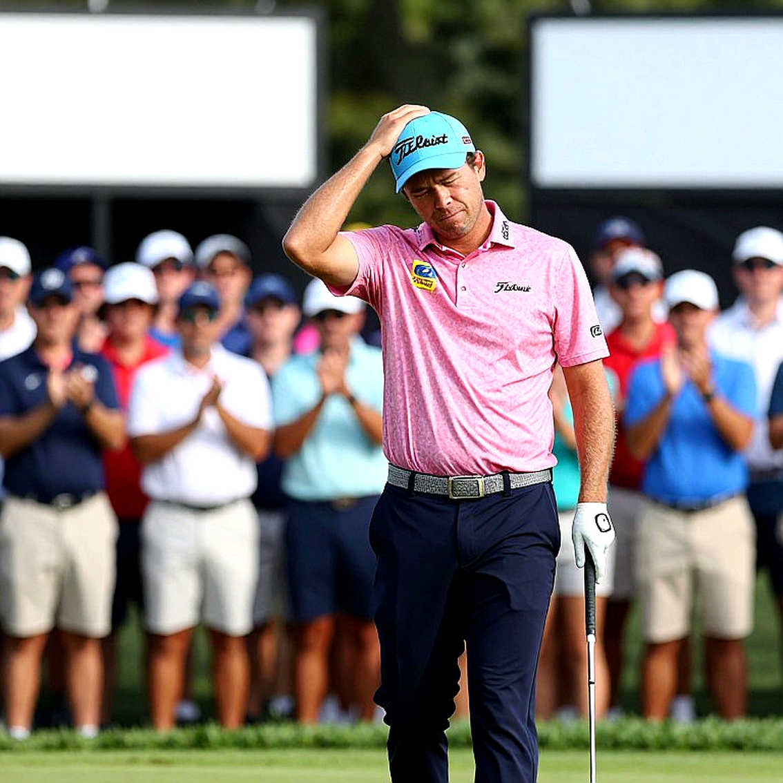 Medinah và cú gạt 15 foot: Khoảnh khắc Scottie Scheffler kéo Team USA khỏi vực thẳm