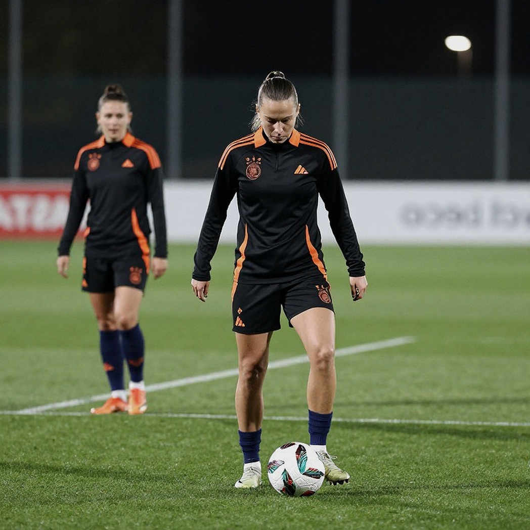 Zidane ra mắt bằng chiến thắng, Pháp mất Mbappe vì đầu gối; Ý thua Bỉ 0-2 trong ngày Mancini trở lại