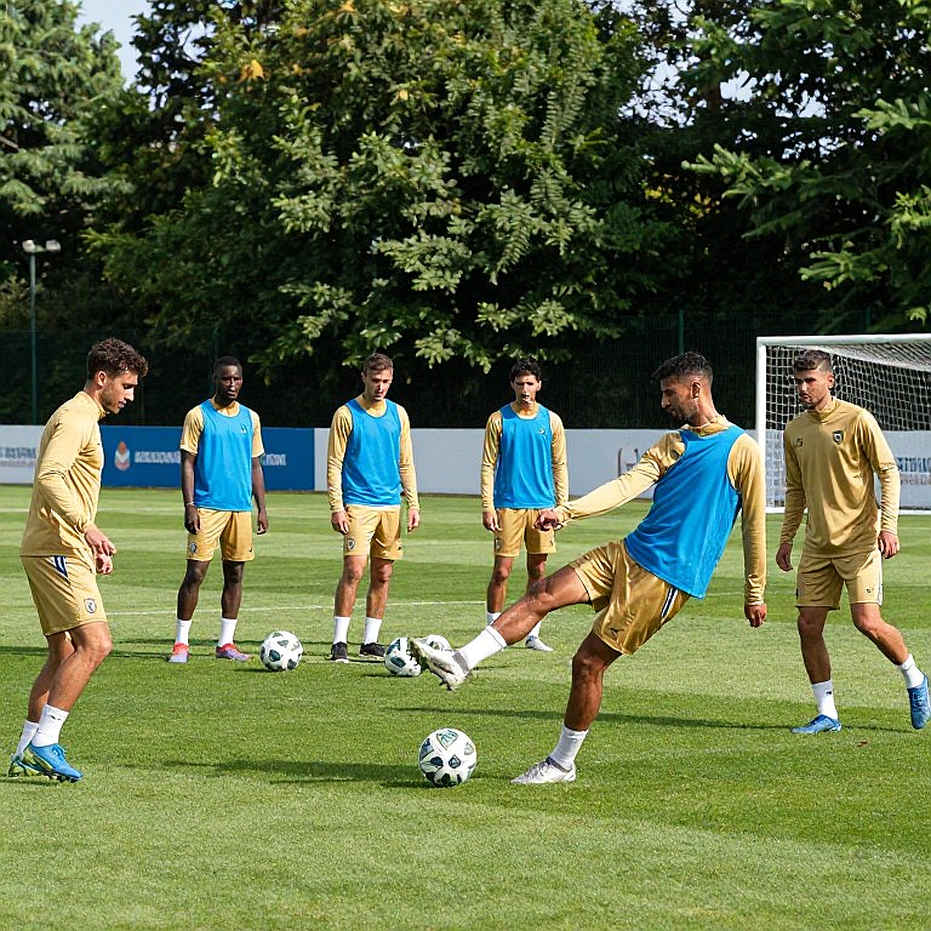 Zabarnyi và phép thử Lyon: Khi lời khen của Luis Enrique trở thành áp lực thật