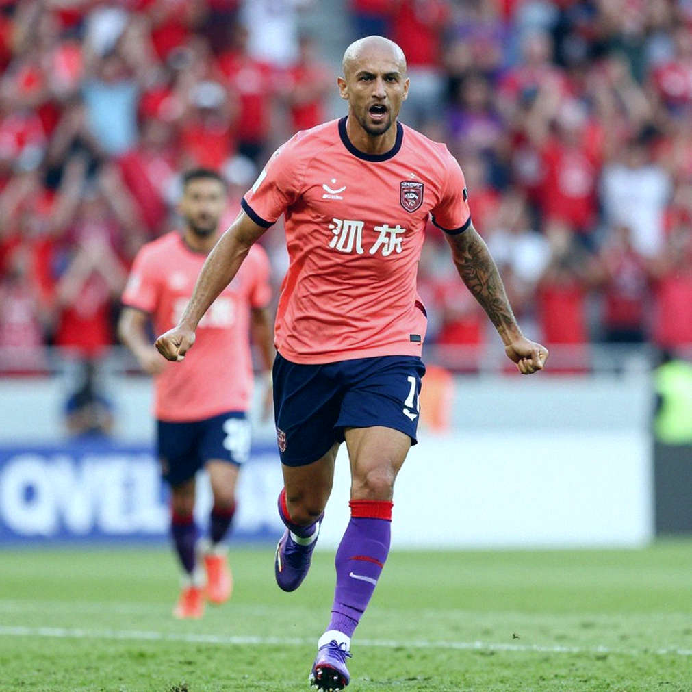 Tite Tears Up His Plan for Ziyech: The Sign of a Botafogo Living on Individual Moments